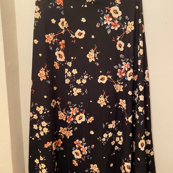 Long high slit skirt - Picture 5 of 5